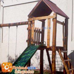 Casa do Tarzan de eucalipto - Escorregador de ferro